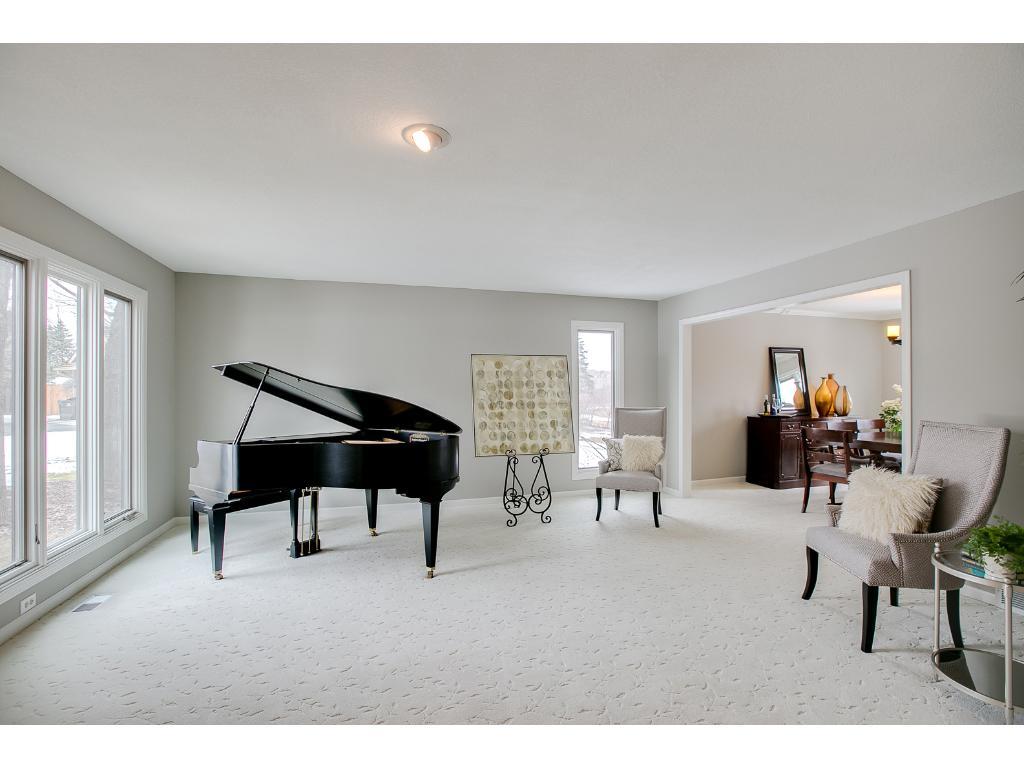 6804 Sand Ridge Road Eden Prairie, MN 55346 - Photo 2 of 24 Gallery Image 2