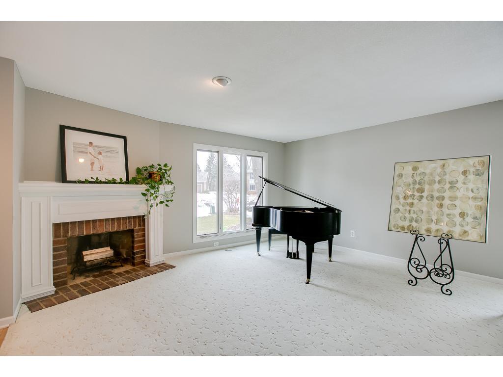 6804 Sand Ridge Road Eden Prairie, MN 55346 - Photo 3 of 24 Gallery Image 3