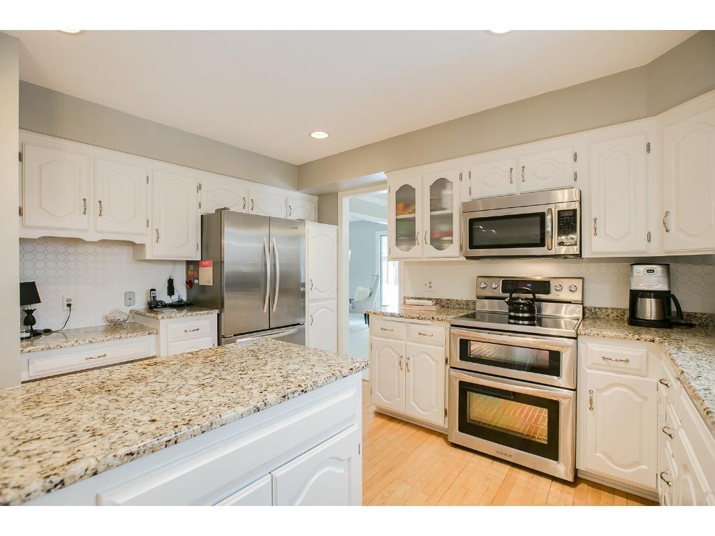 6804 Sand Ridge Road Eden Prairie, MN 55346 - Photo 5 of 24 Gallery Image 5