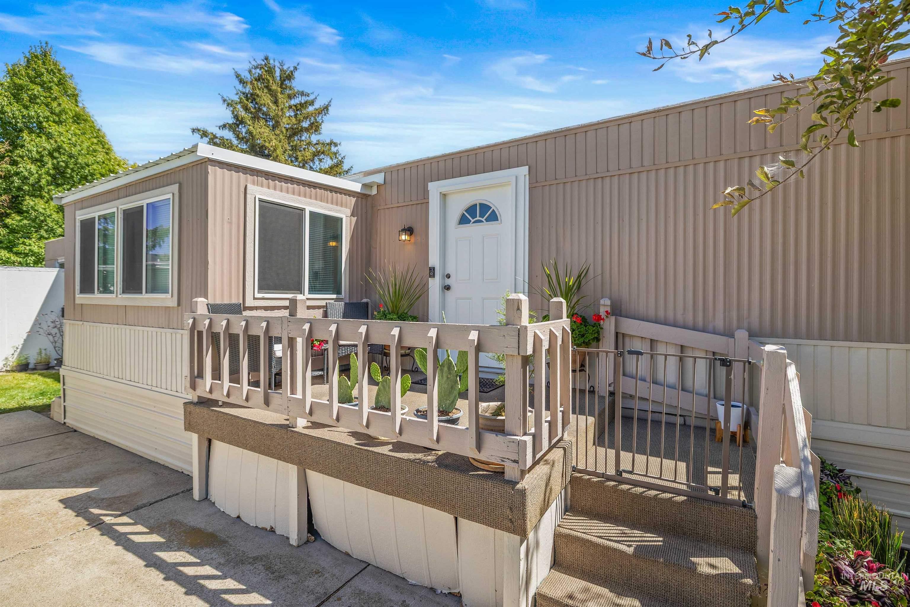 198 South Hills Road, Unit 115 Twin Falls, ID 83301 - Photo 22 of 22 View of front of property featuring a wooden deck