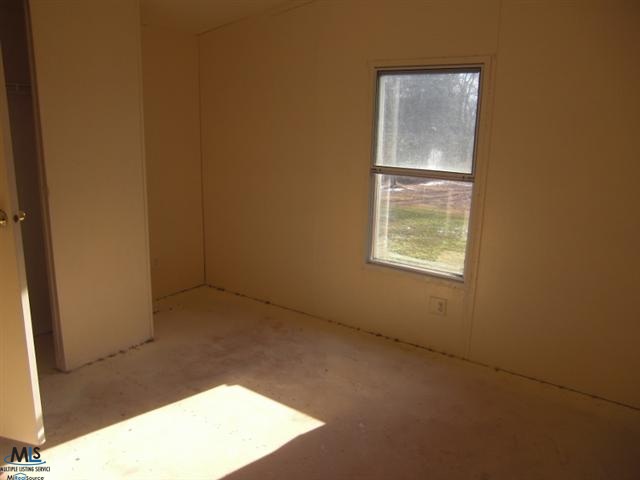 2149 Goetze Road Applegate, MI 48401 - Photo 7 of 11 31128034-6.JPG