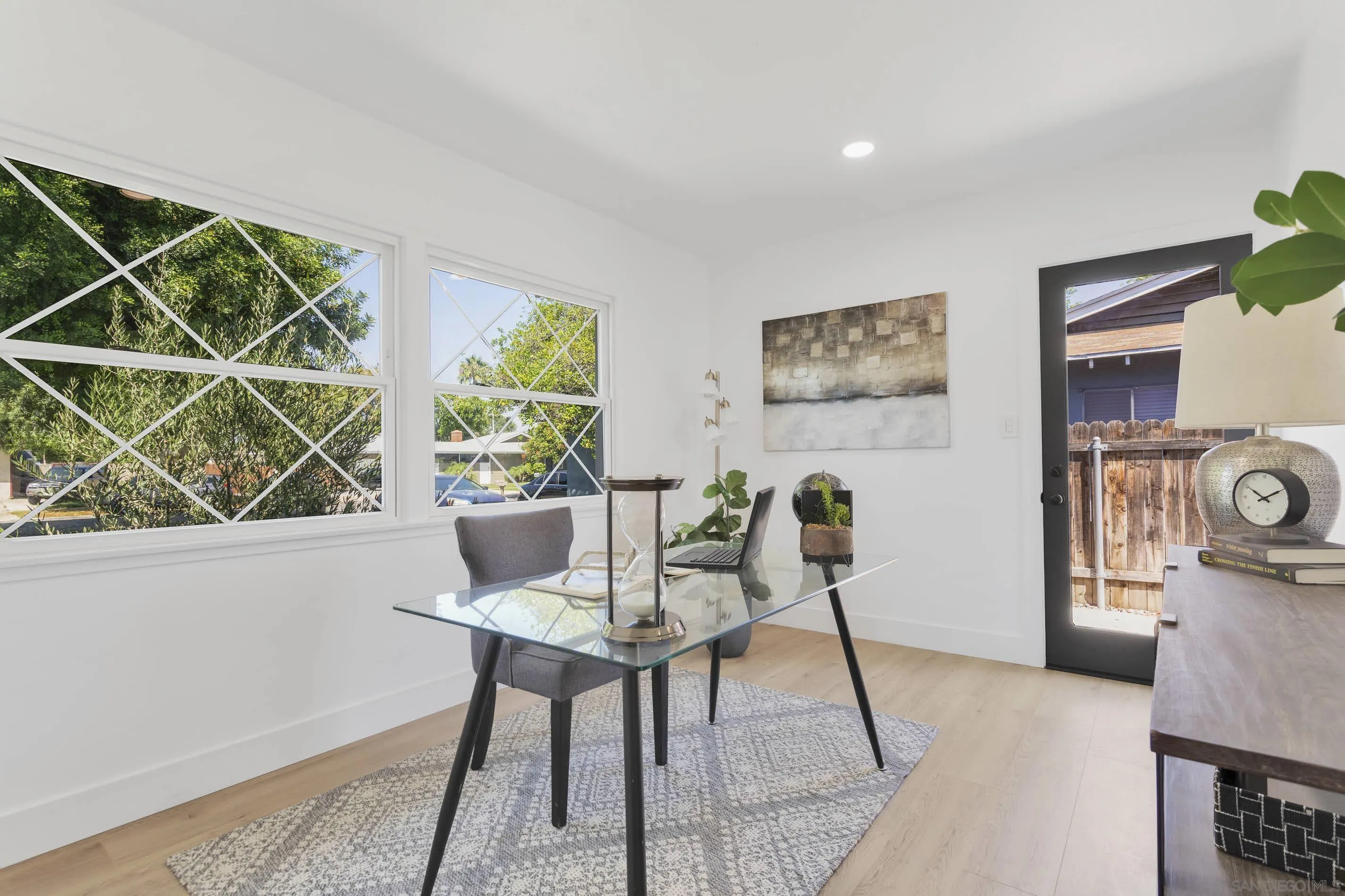 6630 Montclair Drive Riverside, CA 92504 - Photo 20 of 47 a workspace with furniture and a window