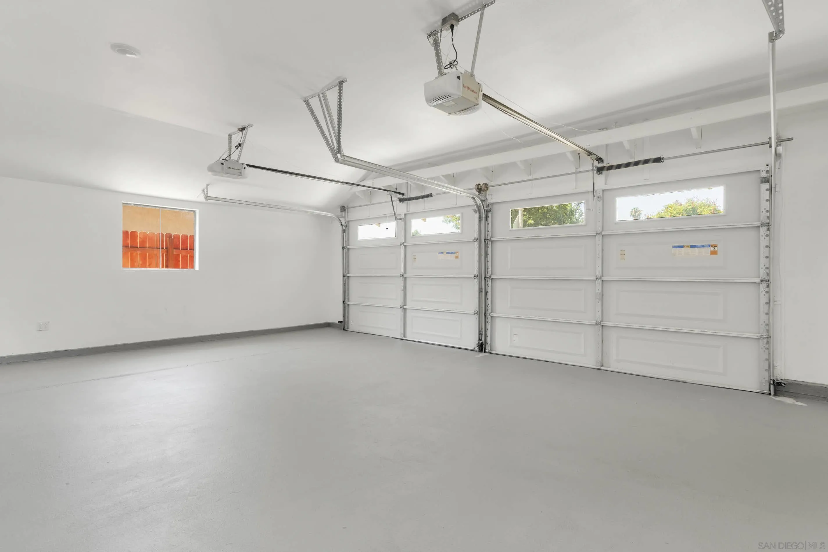 6630 Montclair Drive Riverside, CA 92504 - Photo 35 of 47 a view of a garage
