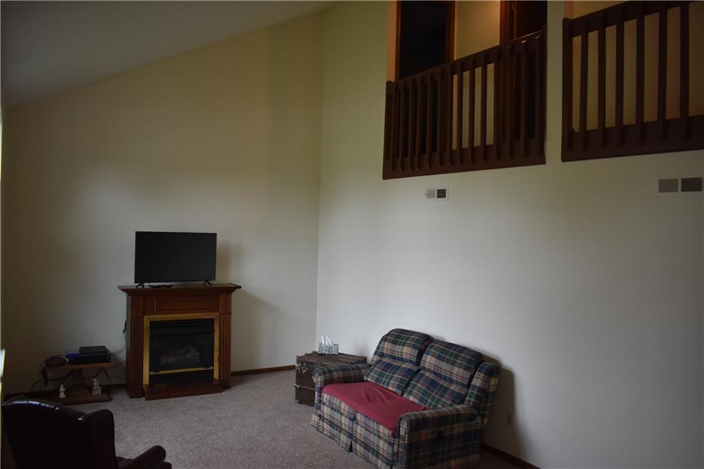 128 Rolling Ridge Road Shelbyville, IN 46176 - Photo 3 of 12