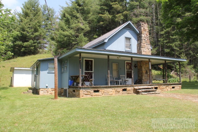 1402 Cox Road Jefferson, NC 28640 - Photo 2 of 25 Gallery Image 2