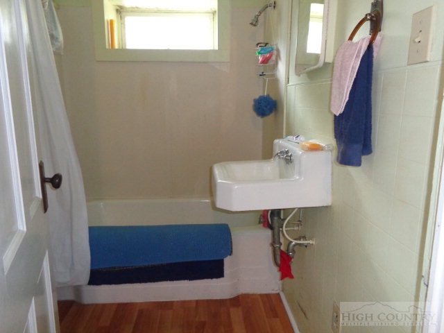1402 Cox Road Jefferson, NC 28640 - Photo 22 of 25 Gallery Image 22