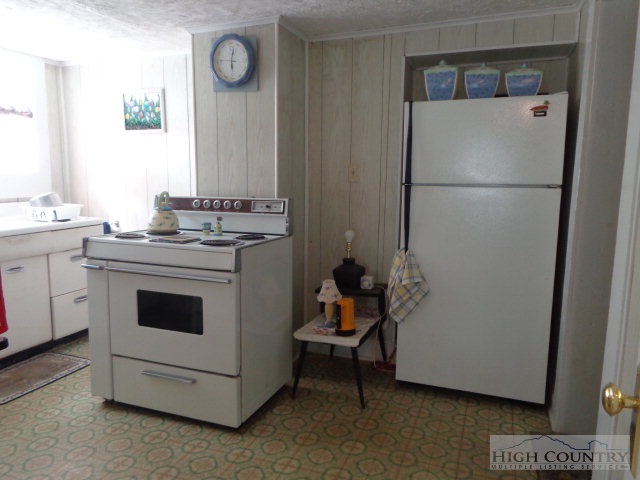 1402 Cox Road Jefferson, NC 28640 - Photo 23 of 25 Gallery Image 23