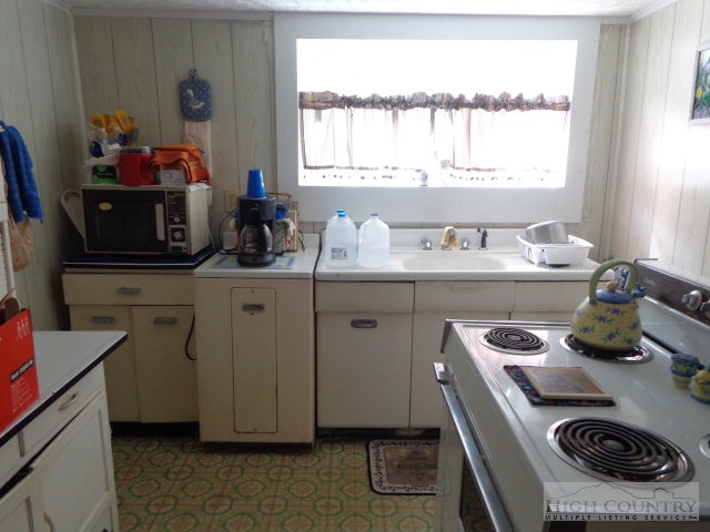 1402 Cox Road Jefferson, NC 28640 - Photo 24 of 25 Gallery Image 24