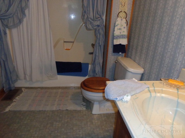 1402 Cox Road Jefferson, NC 28640 - Photo 25 of 25 Gallery Image 25
