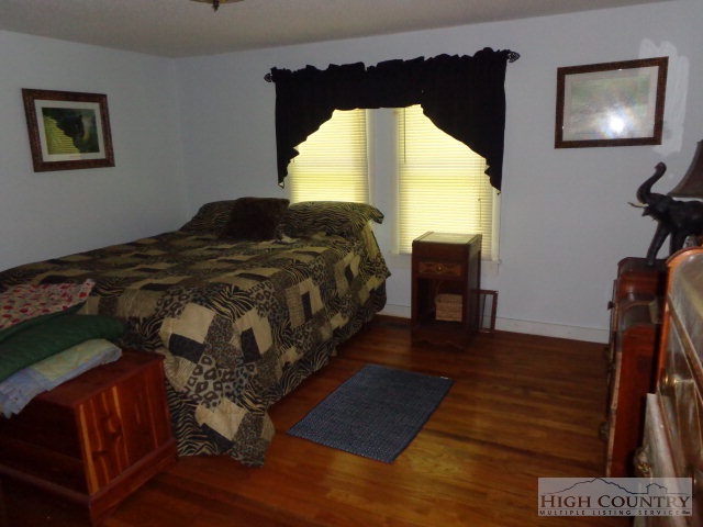 1402 Cox Road Jefferson, NC 28640 - Photo 3 of 25 Gallery Image 3