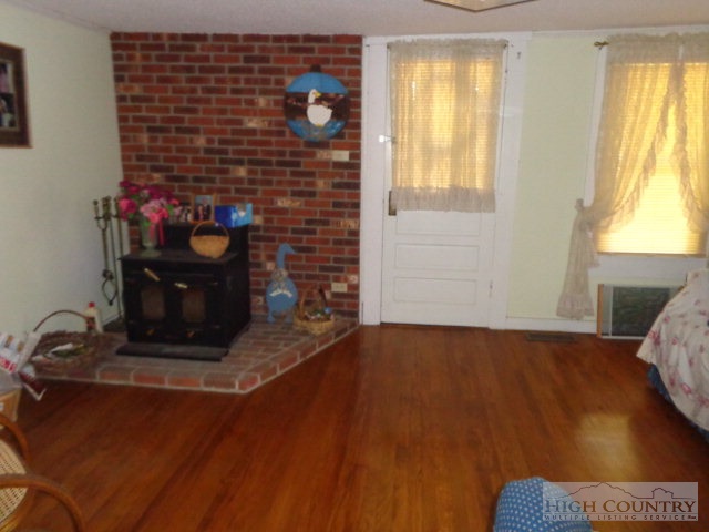 1402 Cox Road Jefferson, NC 28640 - Photo 4 of 25 Gallery Image 4