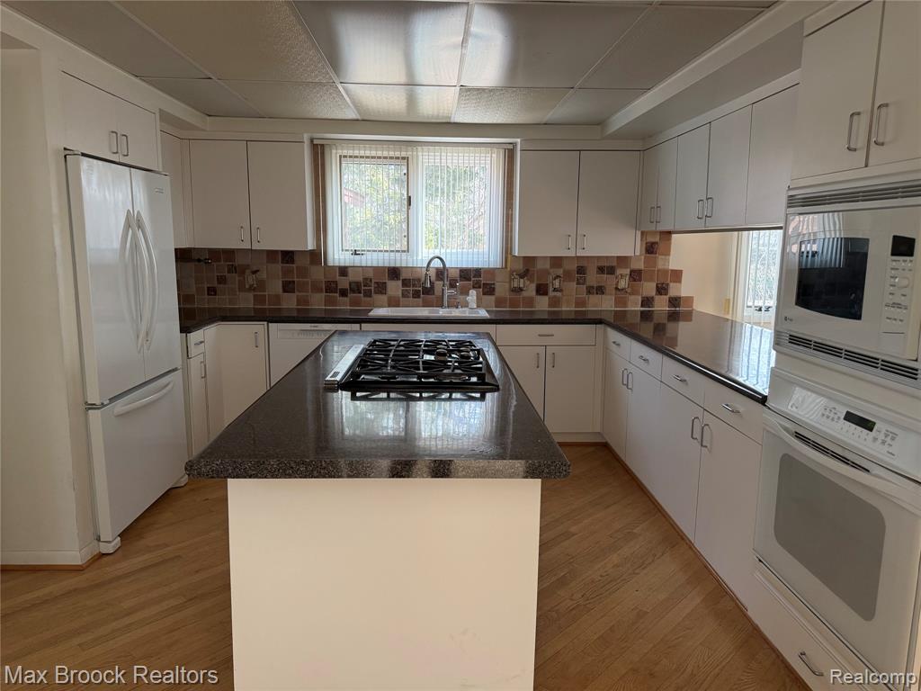 4623 Patrick Road West Bloomfield, MI 48322 - Photo 6 of 18 Gallery Image 6