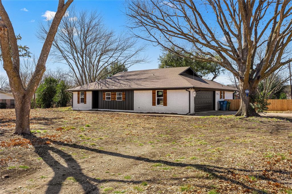 801 Chapparal Road Hewitt, TX 76643 - Photo 2 of 33