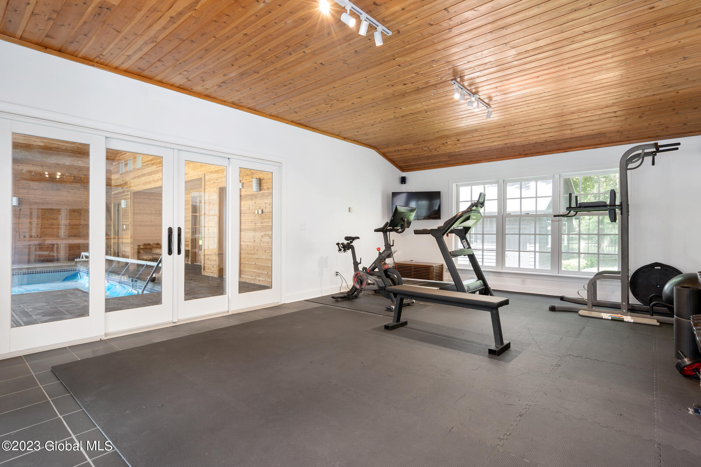 12 Cherry Tree Road Colonie, NY 12211 - Photo 29 of 56 12 Cherry Tree Rd-68