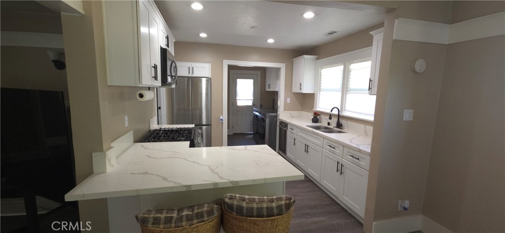 4379 Cover Street Riverside, CA 92506 - Photo 9 of 21