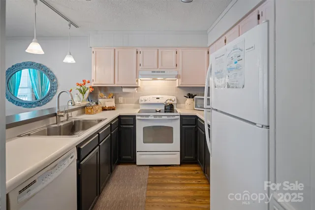 $209,900 | 301 Pinnacle Inn Road, Unit 2101, Beech Mountain, NC 28604