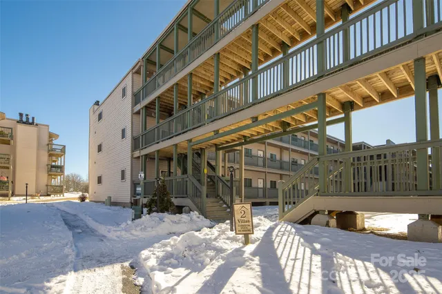 $209,900 | 301 Pinnacle Inn Road, Unit 2101, Beech Mountain, NC 28604