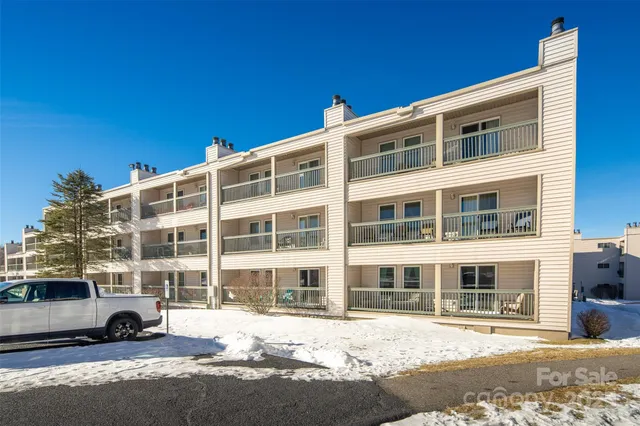 $209,900 | 301 Pinnacle Inn Road, Unit 2101, Beech Mountain, NC 28604