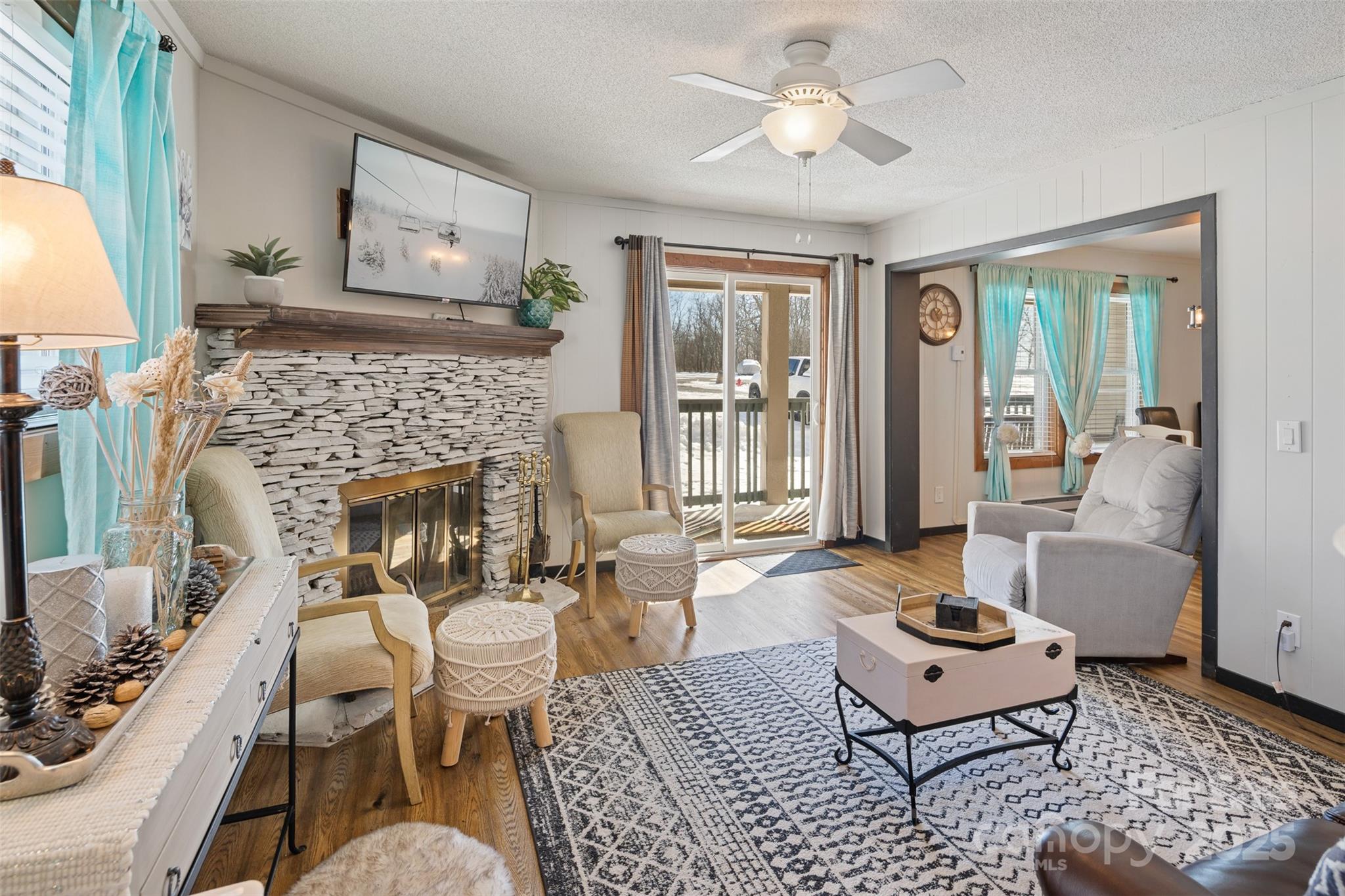 301 Pinnacle Inn Road, Unit 2101 Beech Mountain, NC 28604 - Photo 4 of 47