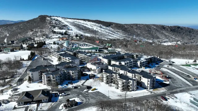 $209,900 | 301 Pinnacle Inn Road, Unit 2101, Beech Mountain, NC 28604