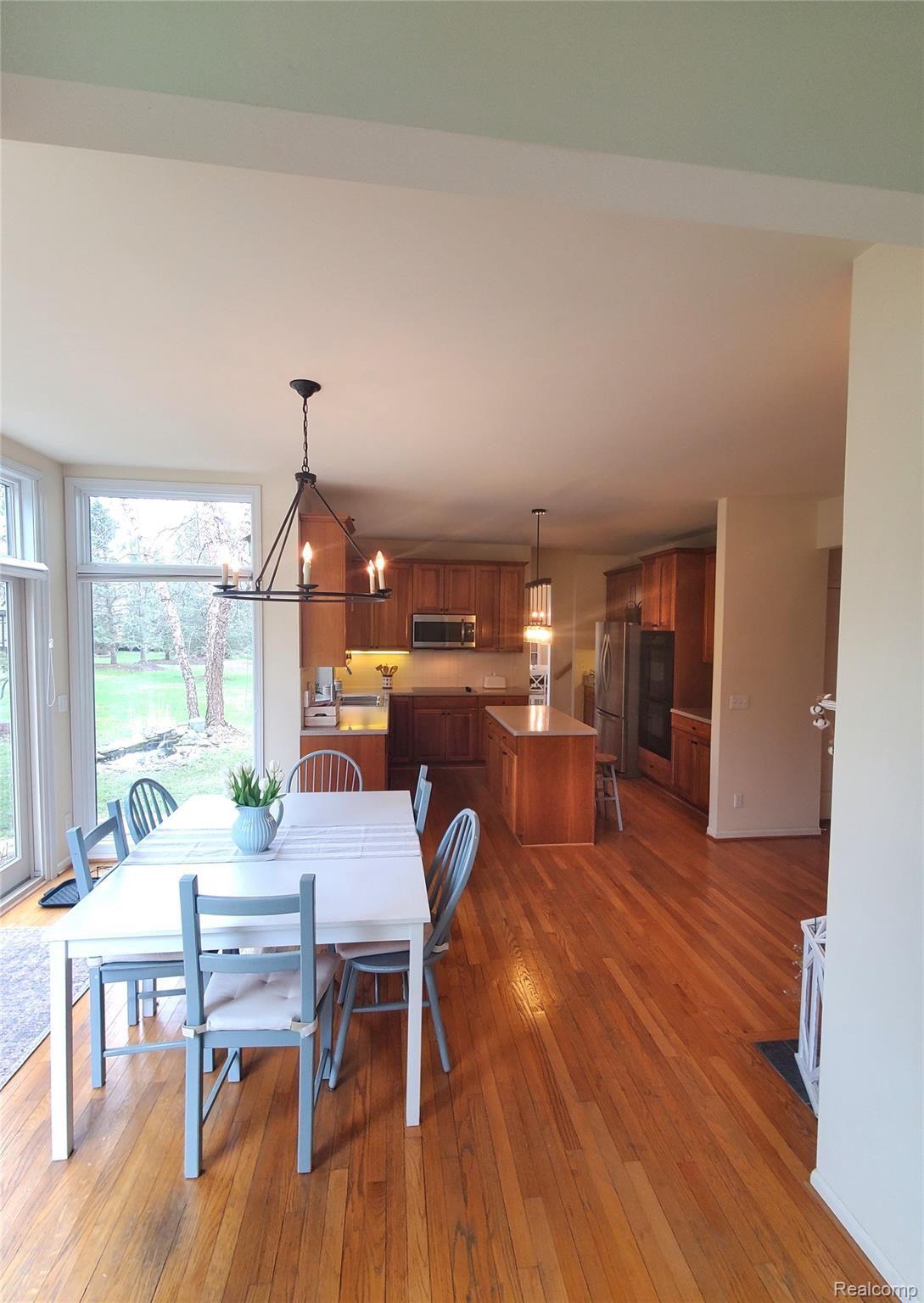 1976 Blue Grass Court Rochester, MI 48306 - Photo 12 of 28 dining area.jpg