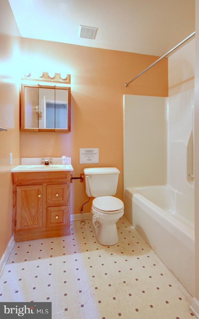 8618 Chestnut Ridge Drive Laurel, MD 20707 - Photo 17 of 21 Bathroom