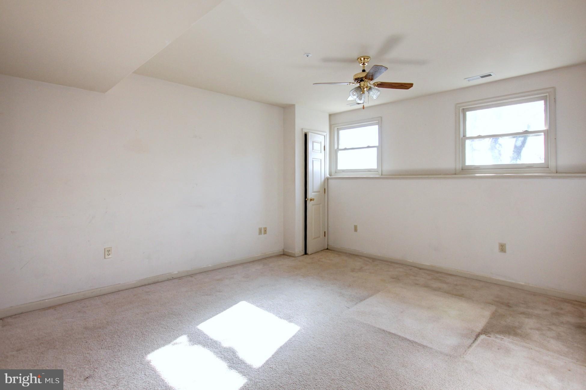 8618 Chestnut Ridge Drive Laurel, MD 20707 - Photo 19 of 21 Family room