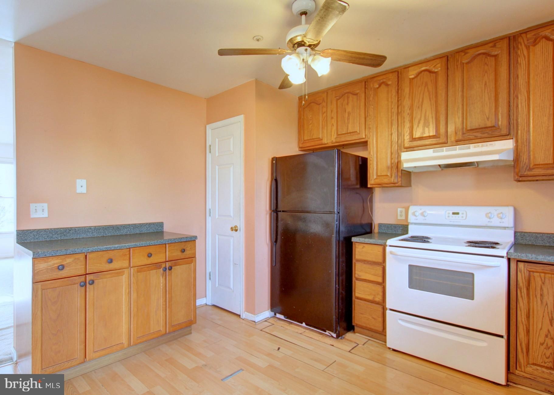 8618 Chestnut Ridge Drive Laurel, MD 20707 - Photo 7 of 21 Kitchen