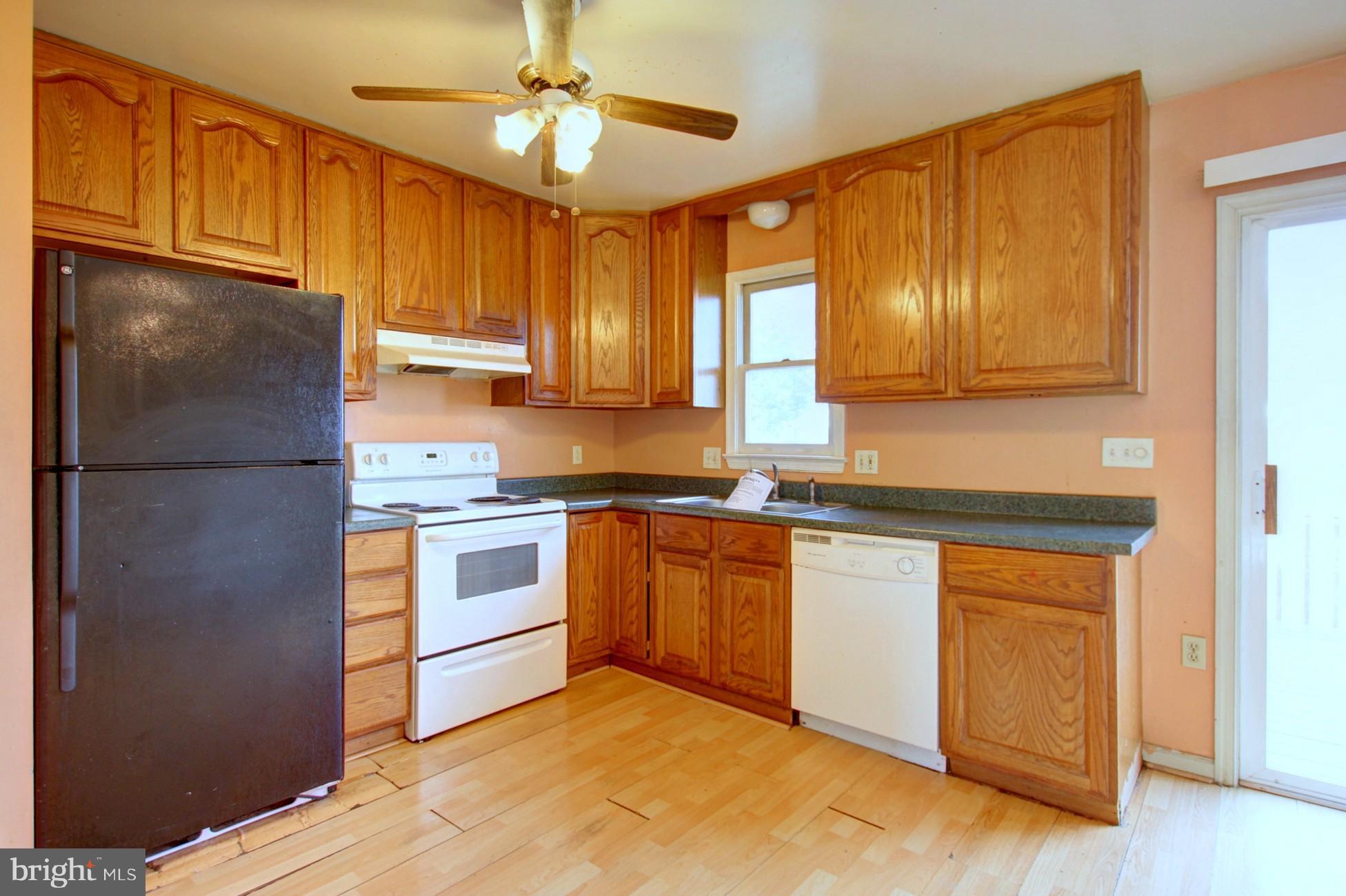 8618 Chestnut Ridge Drive Laurel, MD 20707 - Photo 8 of 21 Kitchen