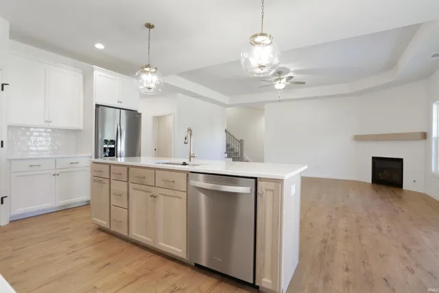 $400,000 | 2044 Briar Meadows Drive, Unit 1, Evansville, IN 47711