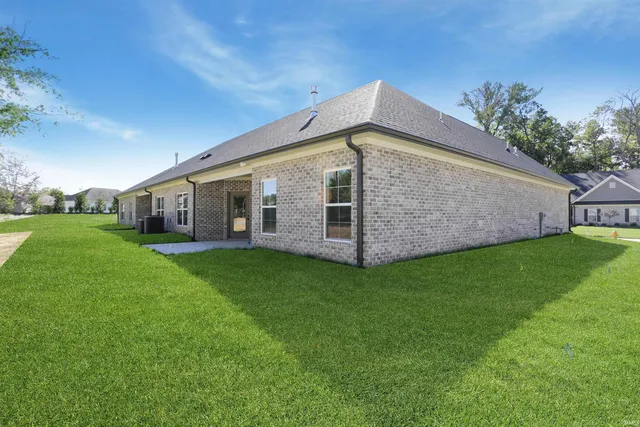 $400,000 | 2044 Briar Meadows Drive, Unit 1, Evansville, IN 47711