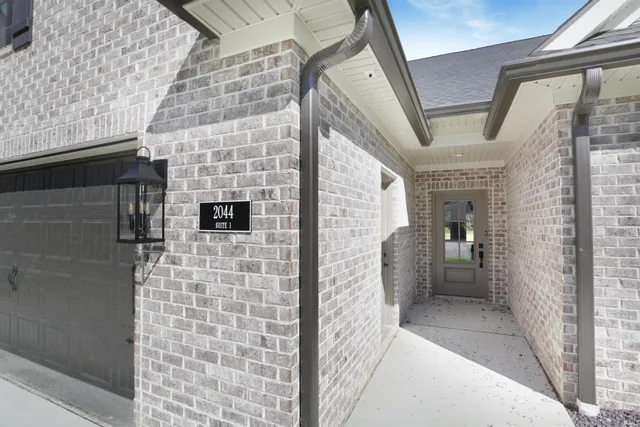 $400,000 | 2044 Briar Meadows Drive, Unit 1, Evansville, IN 47711