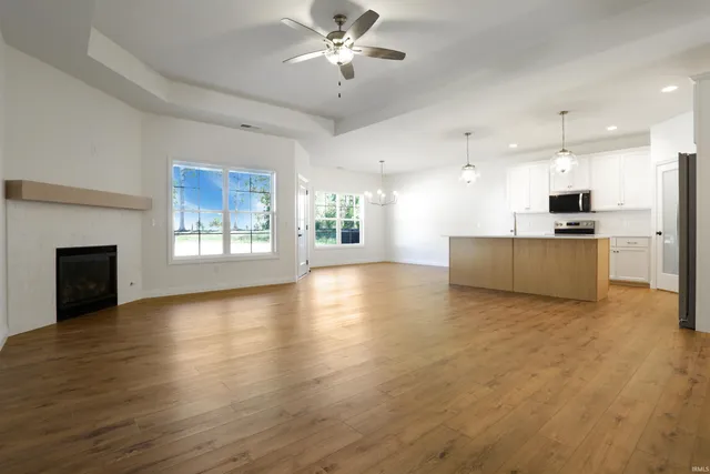 $400,000 | 2044 Briar Meadows Drive, Unit 1, Evansville, IN 47711