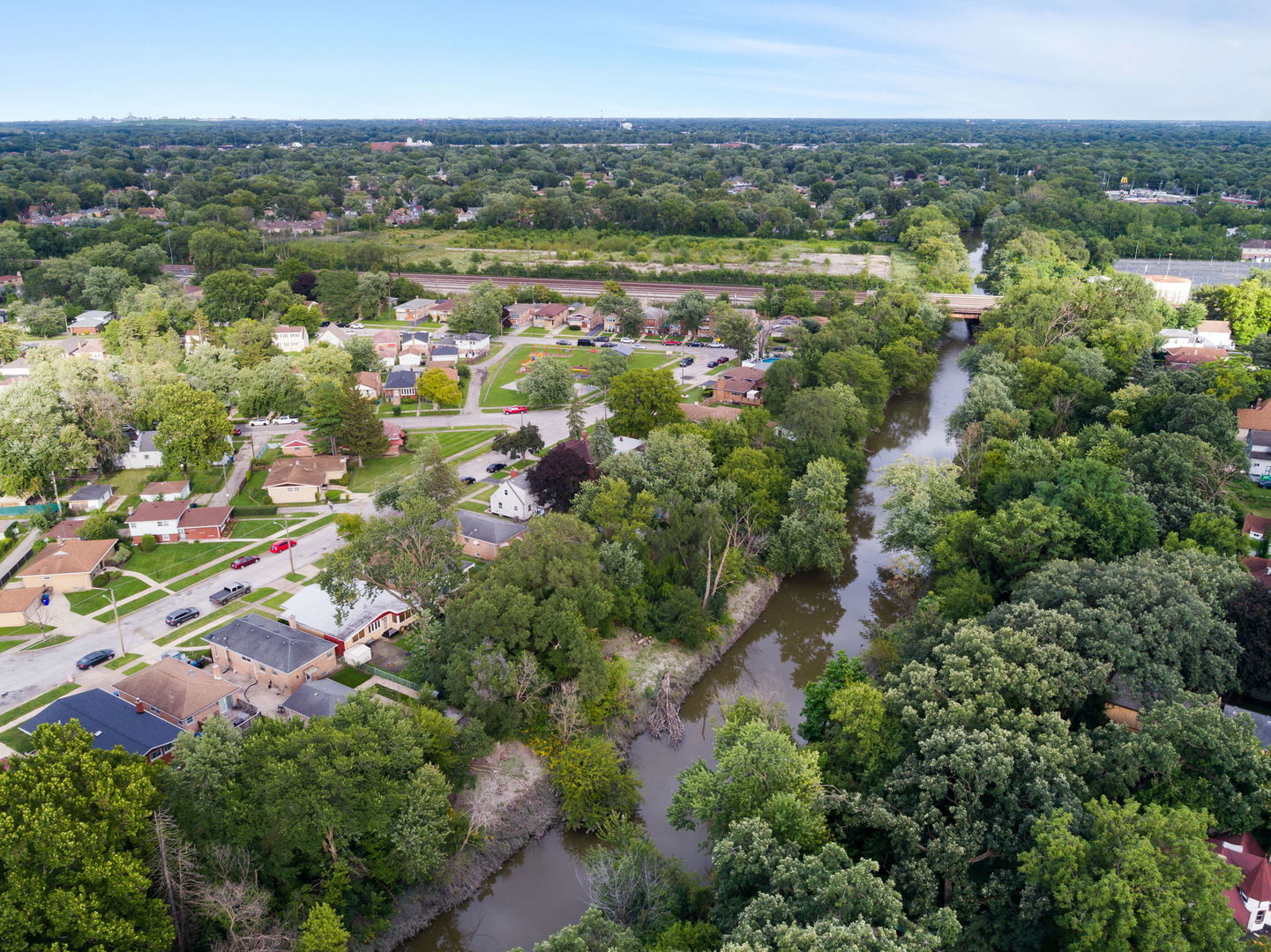 320 Streamside Drive Harvey, IL 60426 - Photo 6 of 26 a view of a city