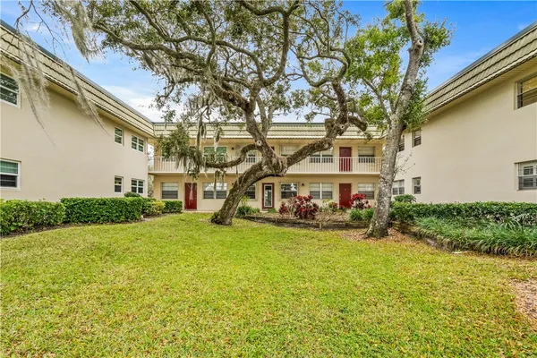 $1,470 | 11 Vista Gdns Trail, Unit 204, Vero Beach, FL 32962