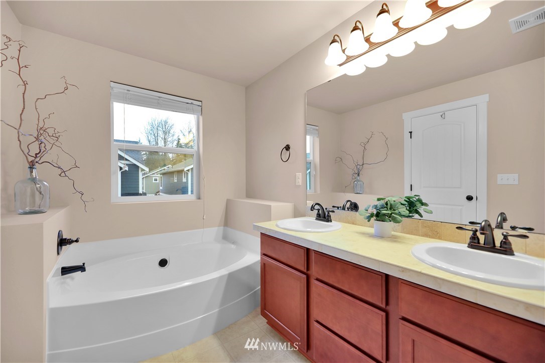 21024 40th Avenue Southeast Bothell, WA 98021 - Photo 19 of 37