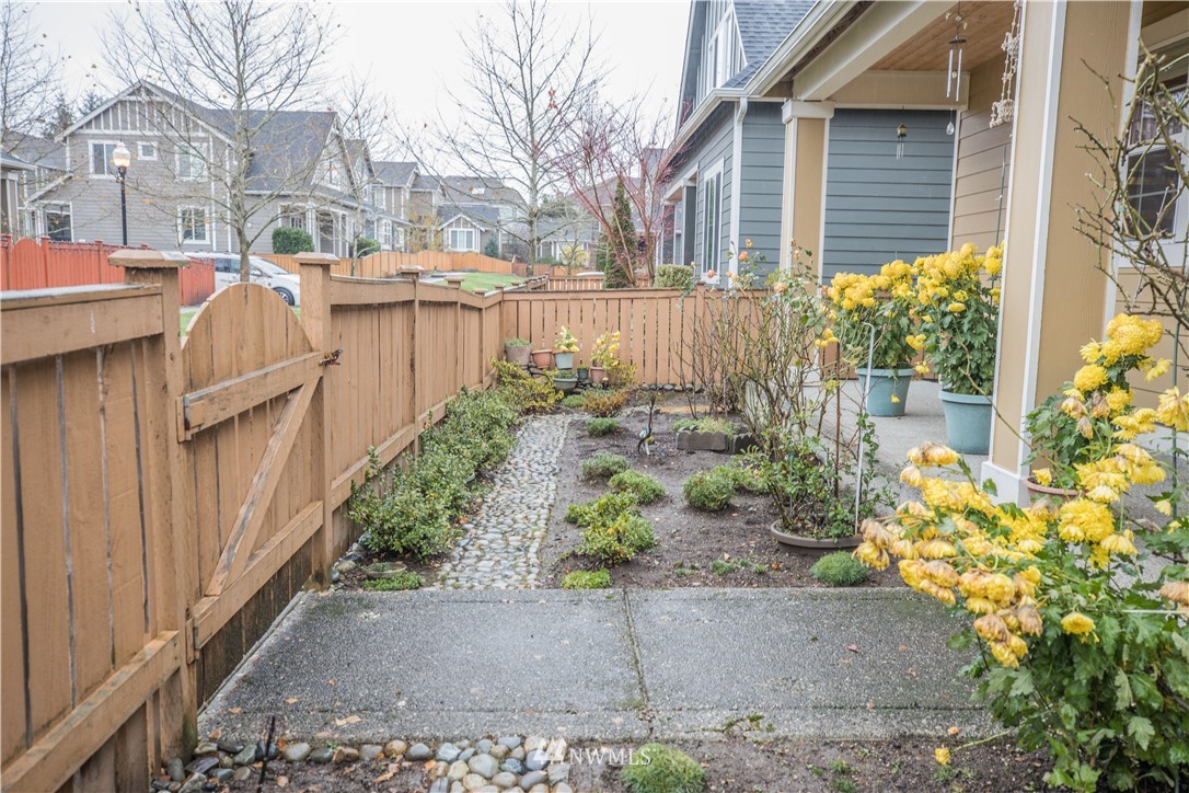 21024 40th Avenue Southeast Bothell, WA 98021 - Photo 3 of 37