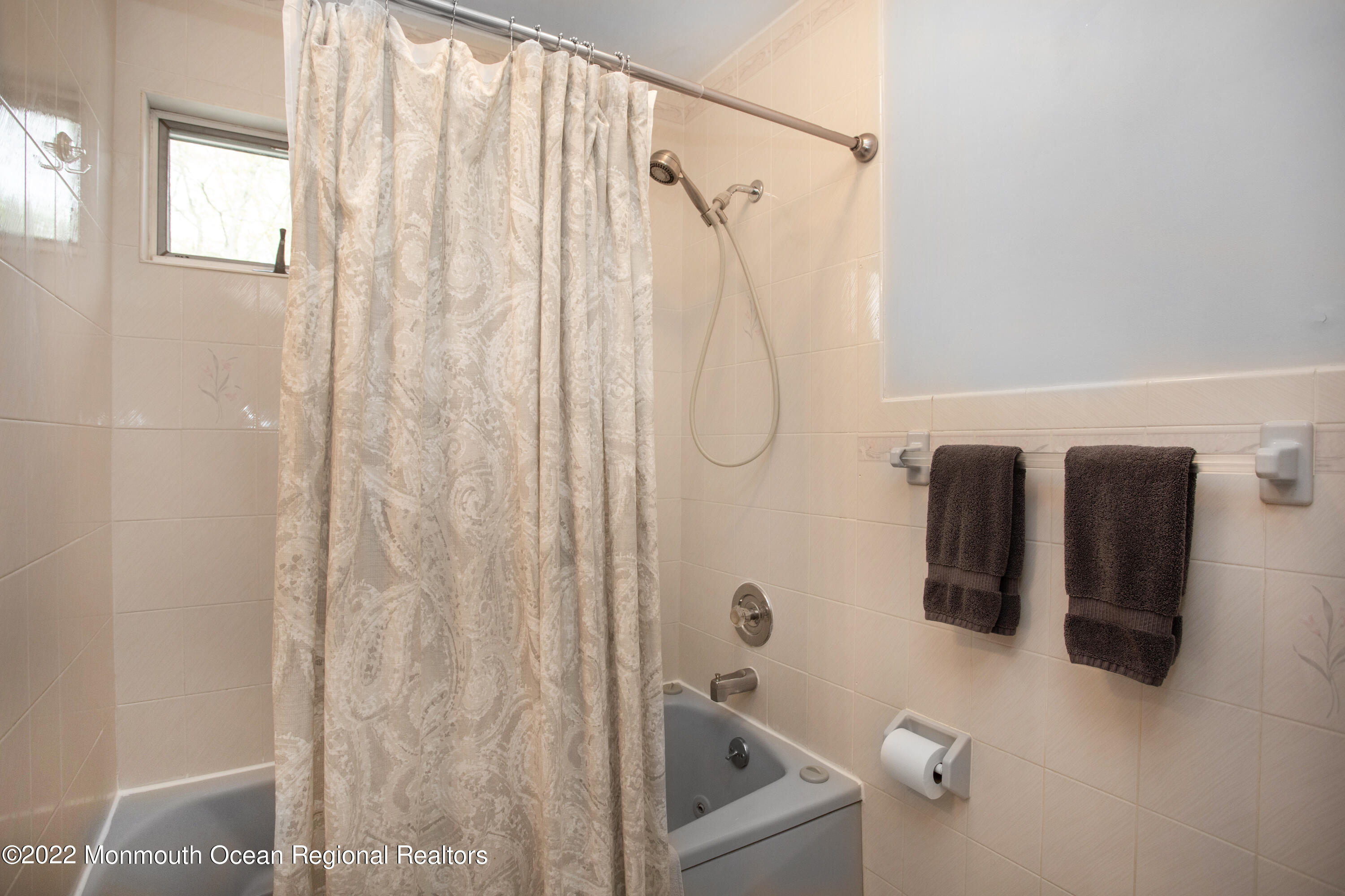 39 Harbor Road Morganville, NJ 07751 - Photo 11 of 24 41