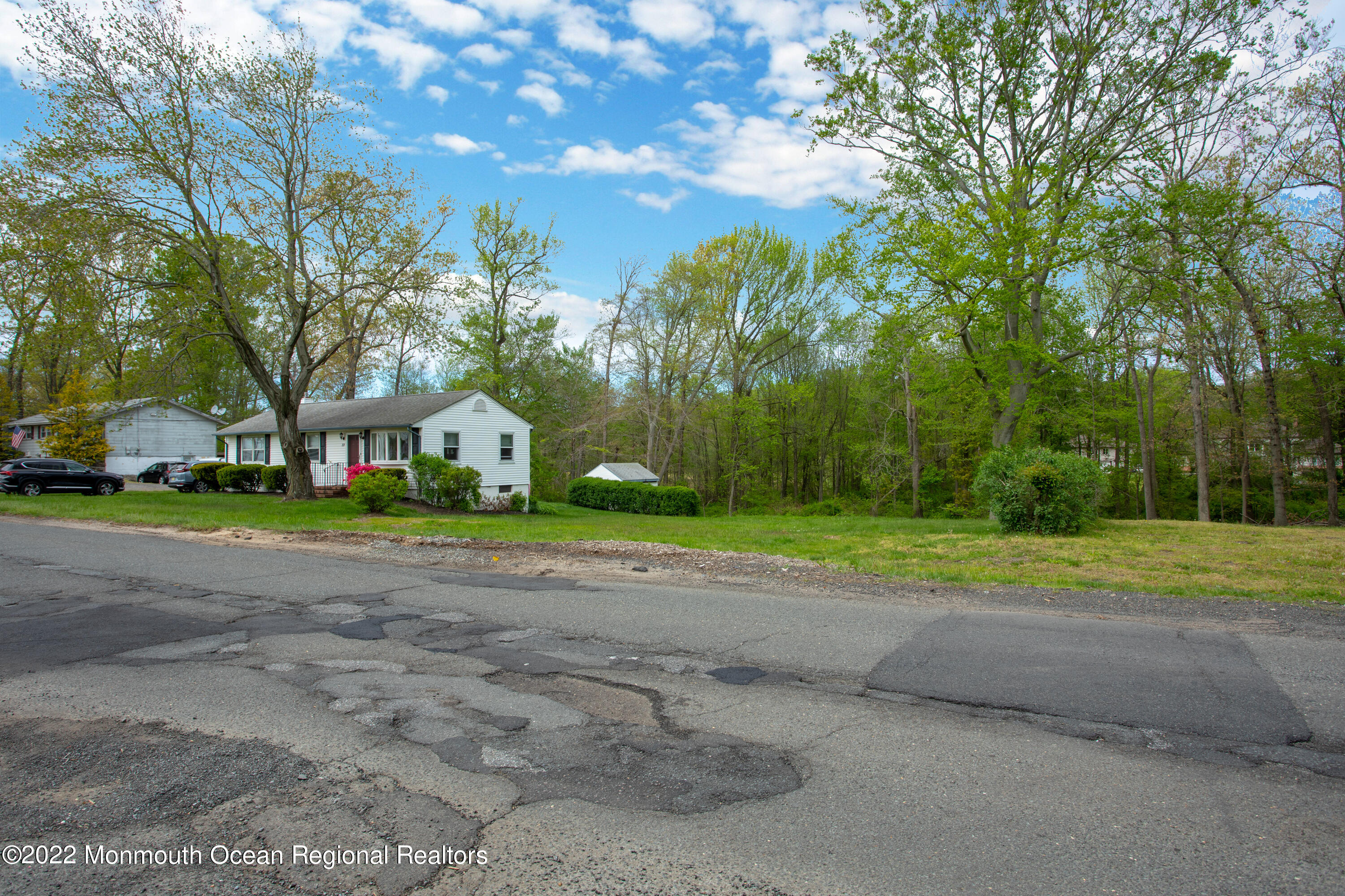39 Harbor Road Morganville, NJ 07751 - Photo 18 of 24 26