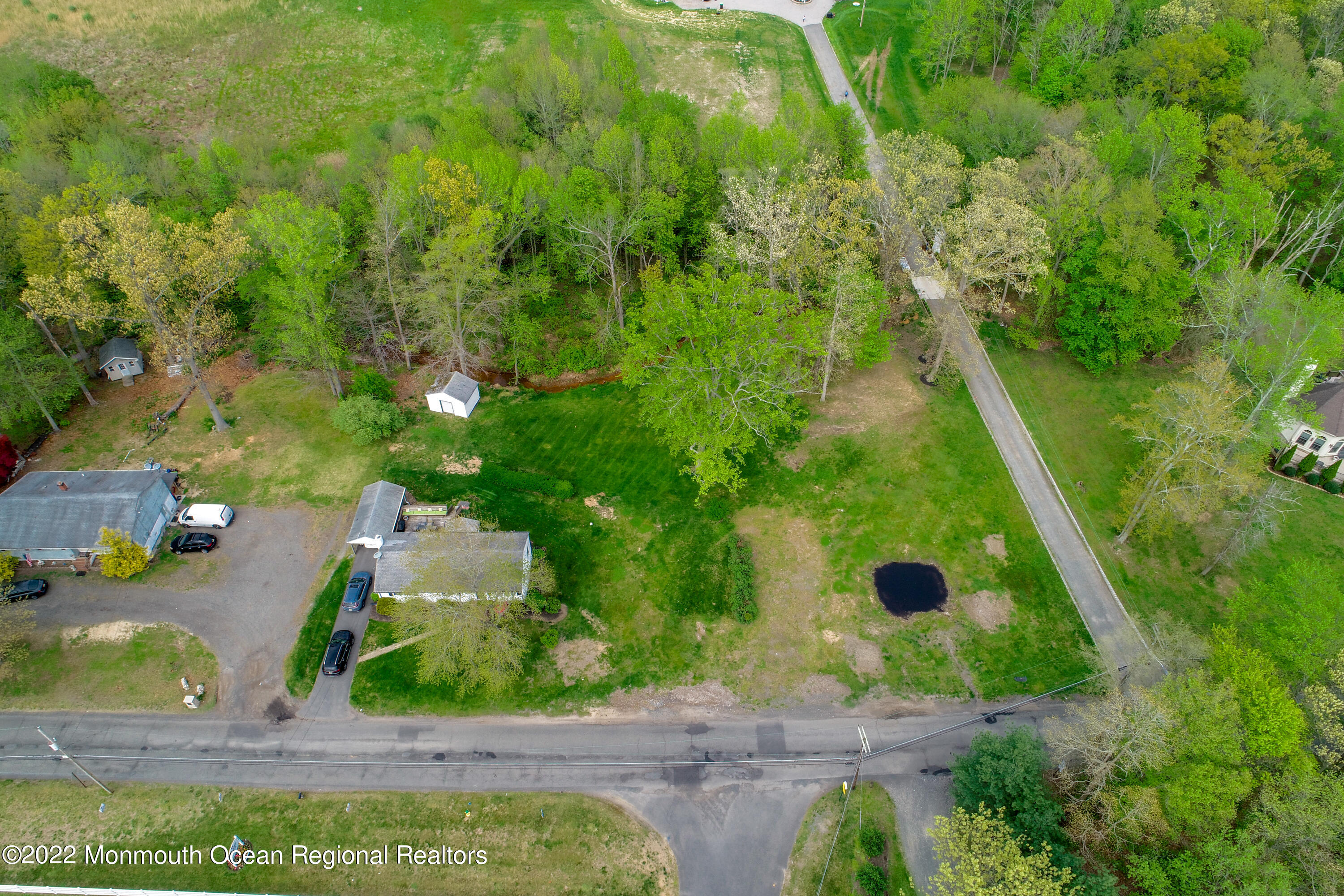 39 Harbor Road Morganville, NJ 07751 - Photo 21 of 24 6