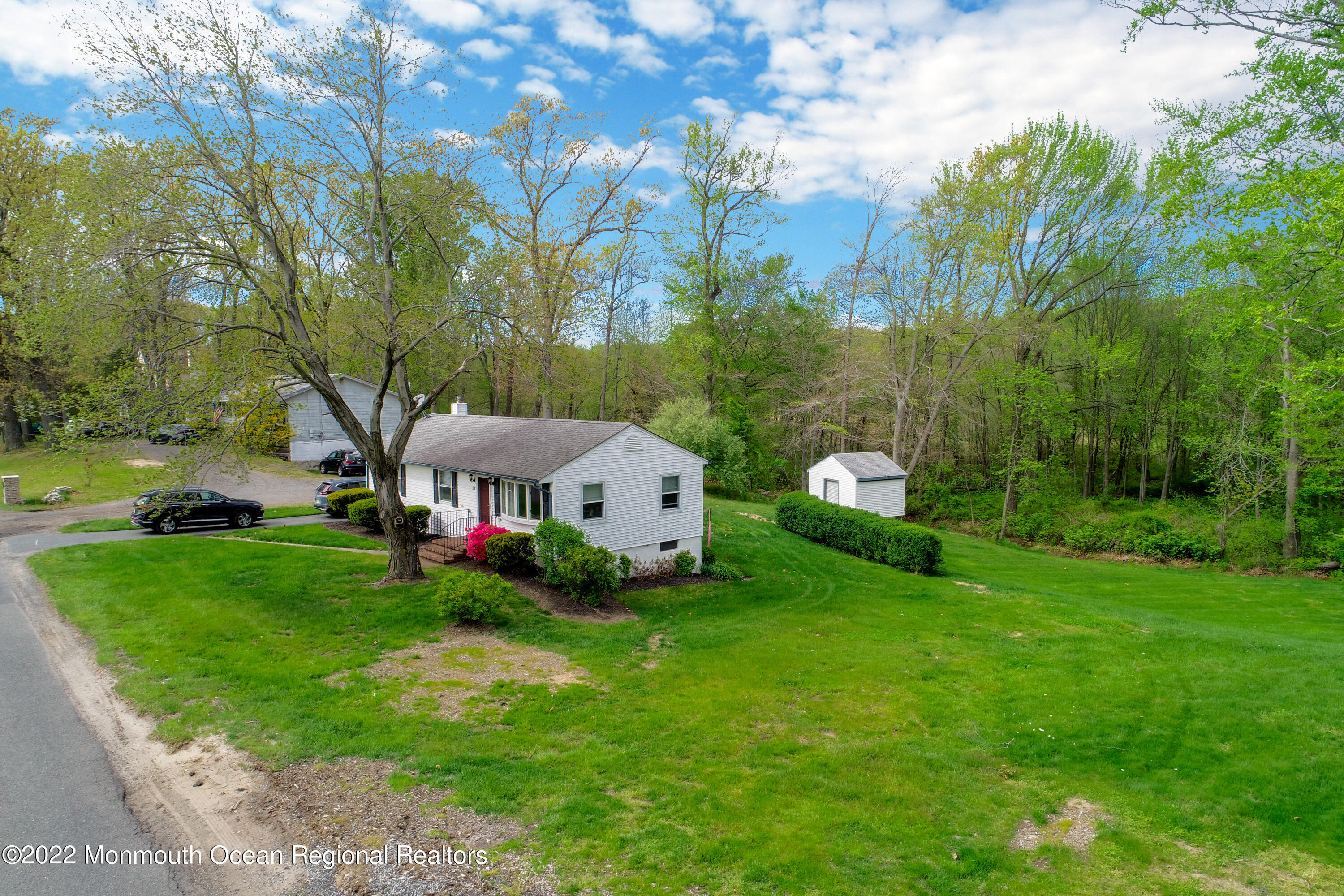 39 Harbor Road Morganville, NJ 07751 - Photo 3 of 24 19