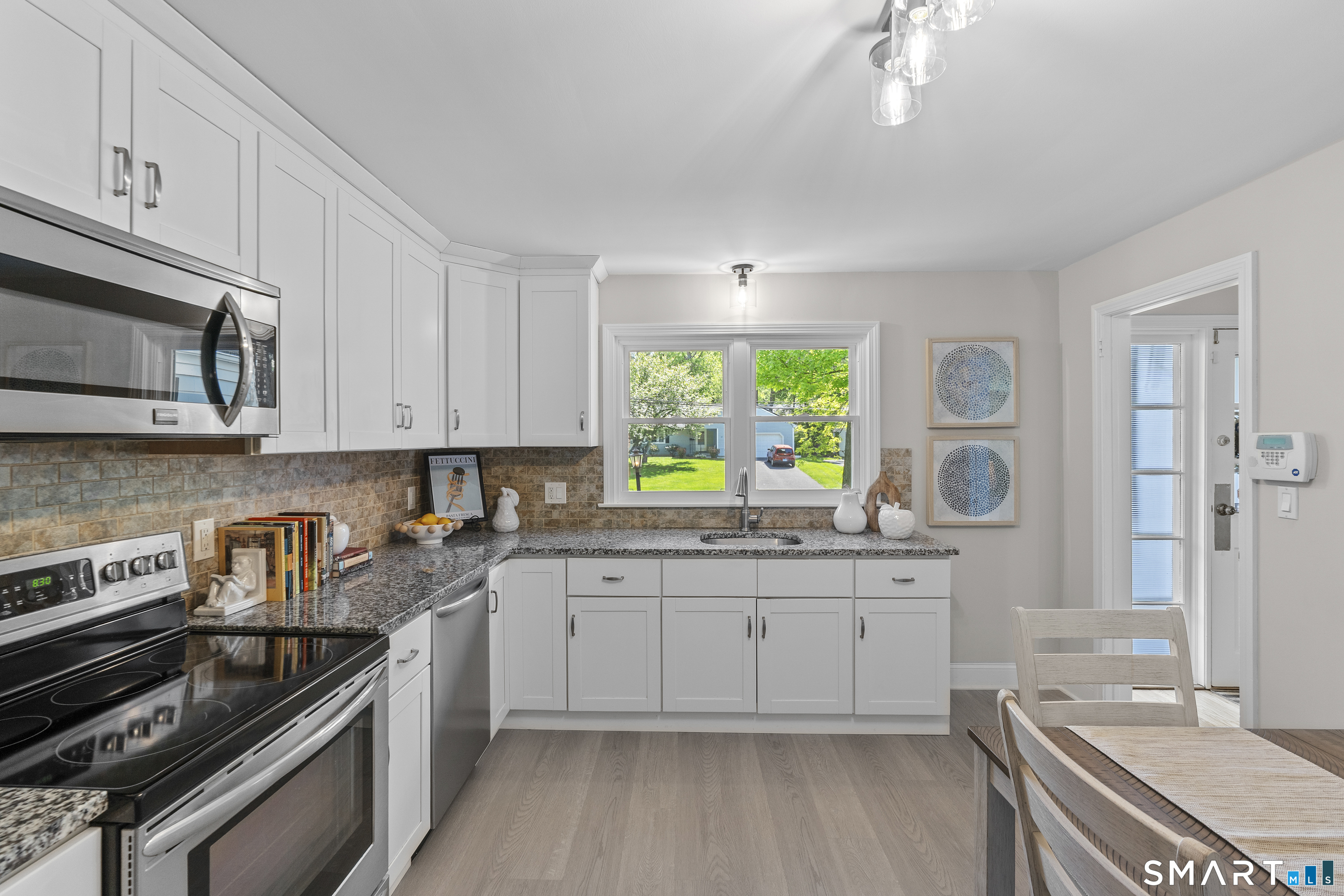 25 Miamis Road West Hartford, CT 06117 - Photo 19 of 38