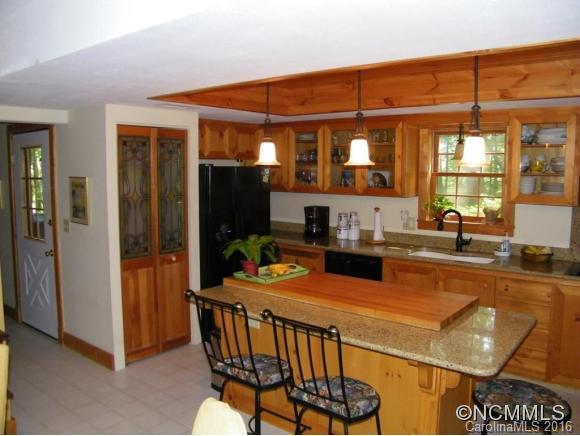 158 Cardinal Road, Unit 295 Lake Lure, NC 28746 - Photo 4 of 22 Gallery Image 4