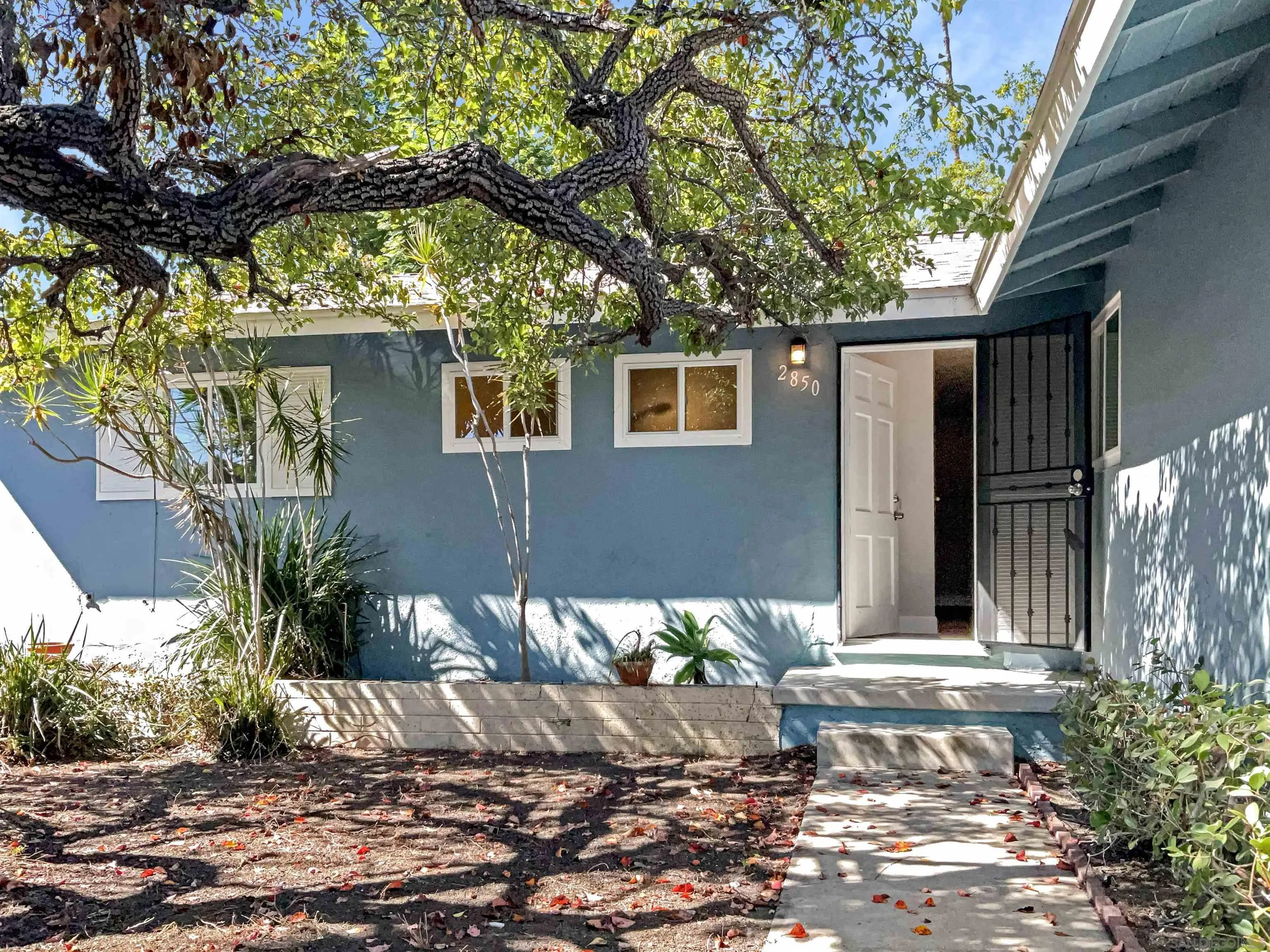 2850 Skyline Drive Lemon Grove, CA 91945 - Photo 7 of 17 a front view of a house
