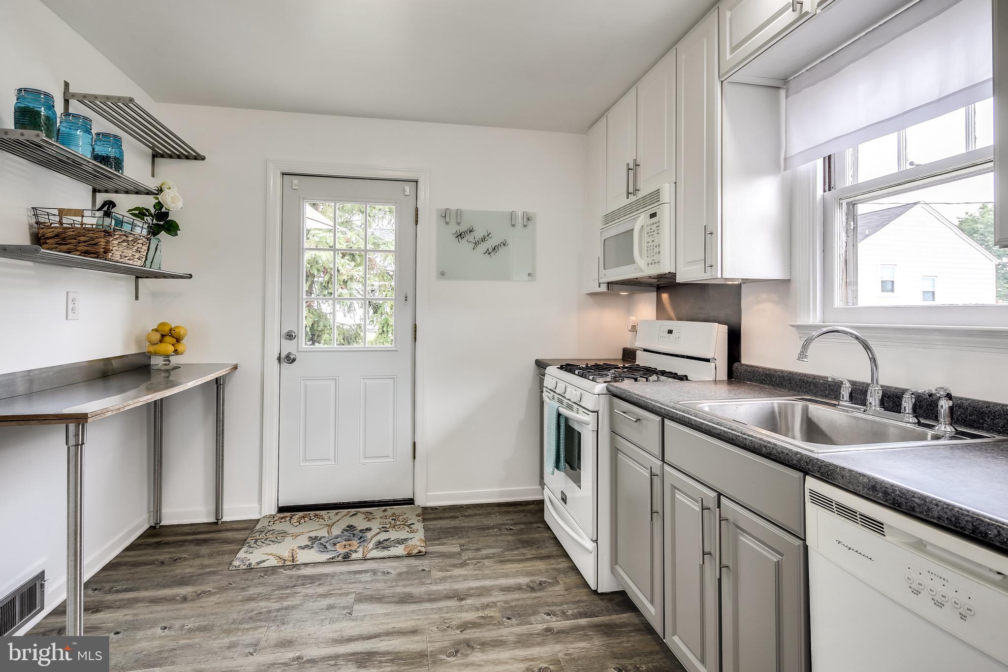 1250 Elm Road Halethorpe, MD 21227 - Photo 9 of 27 Kitchen