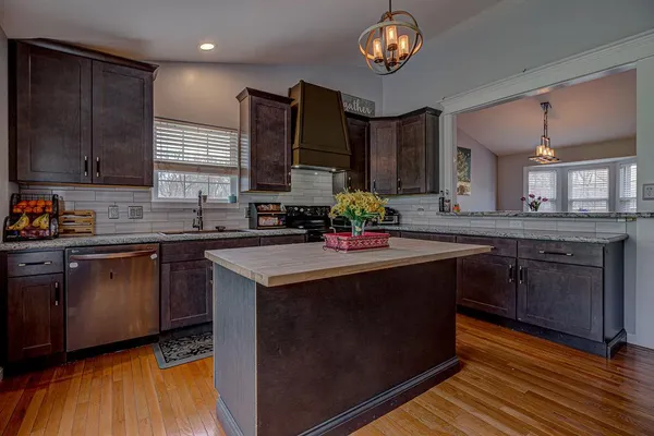 $359,900 | 1648 Brookridge Cir Drive, Lawrenceburg, IN 47025