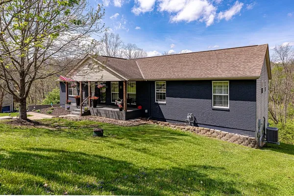 $359,900 | 1648 Brookridge Cir Drive, Lawrenceburg, IN 47025
