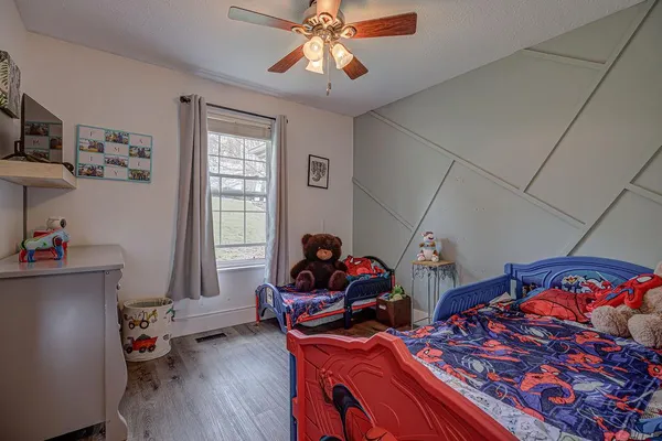 $359,900 | 1648 Brookridge Cir Drive, Lawrenceburg, IN 47025