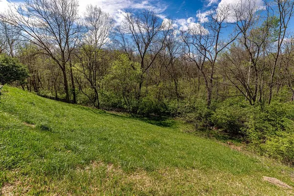 $359,900 | 1648 Brookridge Cir Drive, Lawrenceburg, IN 47025
