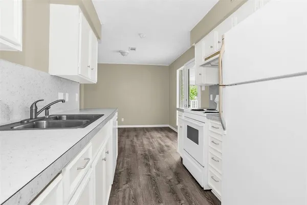 $1,595 | 508 West Baylor Street, Unit B, Ennis, TX 75119